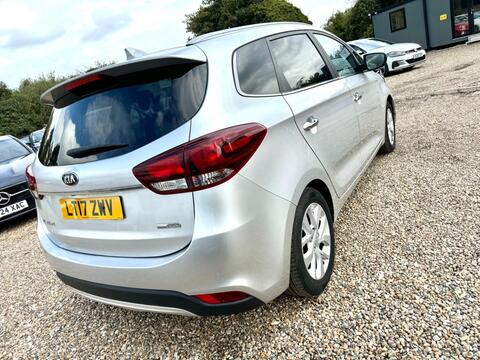 Kia Carens view 3