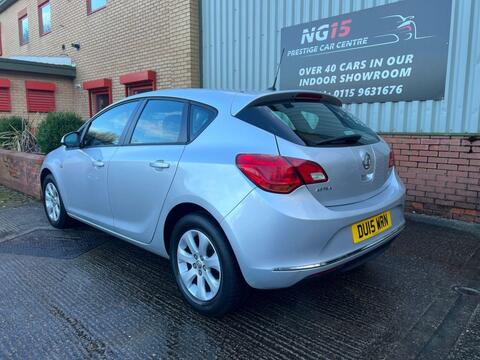 Vauxhall Astra view 3