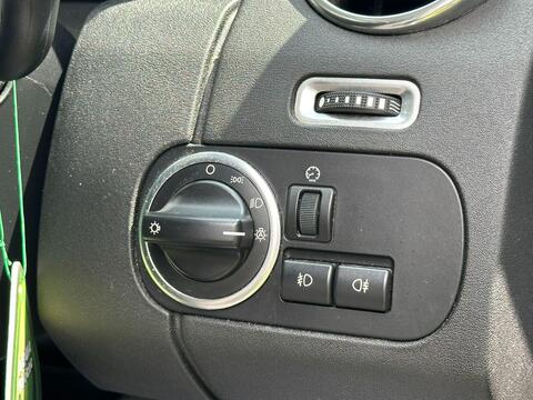 Land Rover Discovery view 30