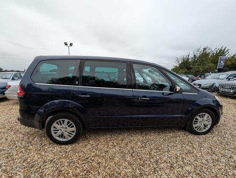 Ford Galaxy view 5