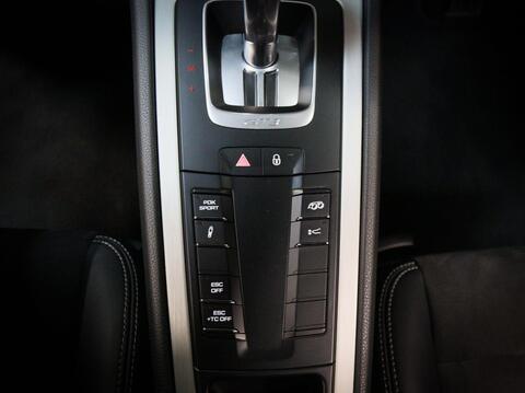 Porsche 911 view 107