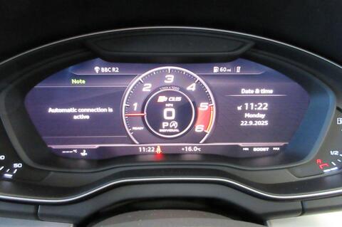 Audi SQ5 view 32