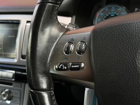 Jaguar XF view 29