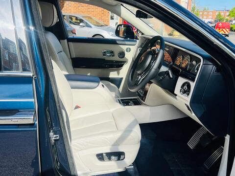 Rolls-Royce Phantom view 17