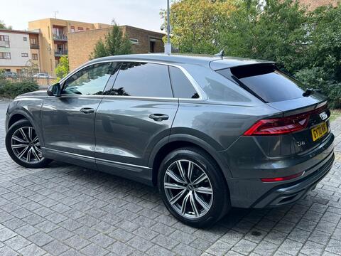 Audi Q8 view 2