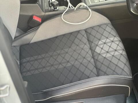 Volkswagen Golf view 29