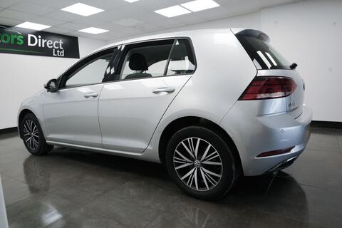 Volkswagen Golf view 4