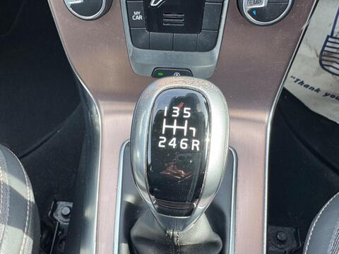 Volvo V40 Cross Country view 17