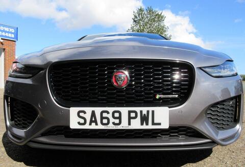 Jaguar Xe view 15