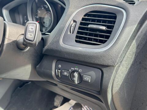 Volvo V40 Cross Country view 12
