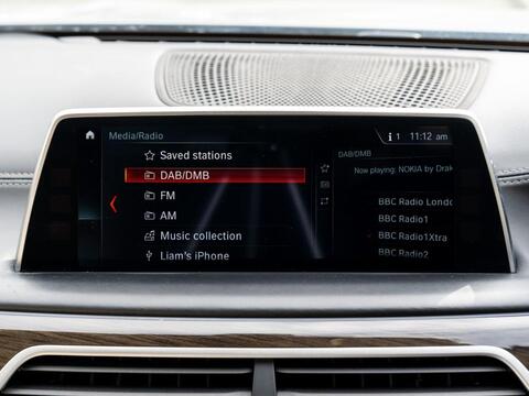 BMW 7 Series view 31