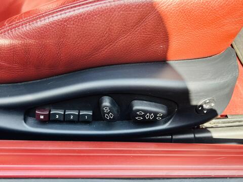 BMW 6 Series view 8