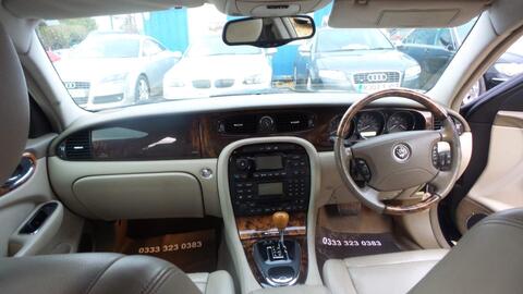 Jaguar XJ view 11