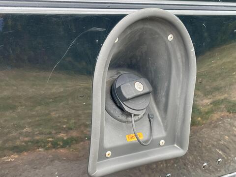 Land Rover Defender view 53