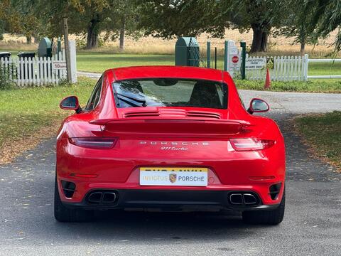 Porsche 911 view 3