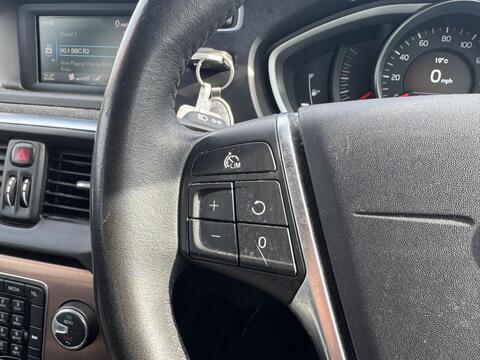 Volvo V40 Cross Country view 20