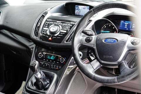 Ford Kuga view 3
