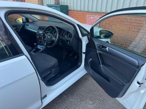Volkswagen Golf view 11