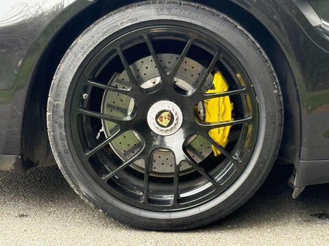 Porsche 911 view 13
