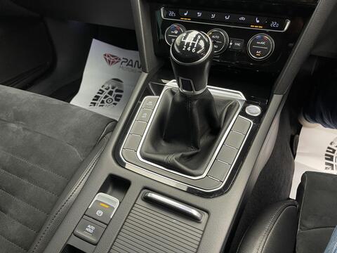 Volkswagen Passat view 18