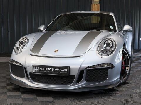 Porsche 911 view 8