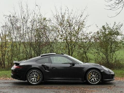 Porsche 911 view 11