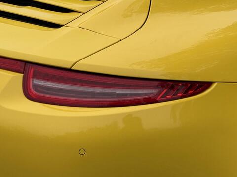 Porsche 911 view 64