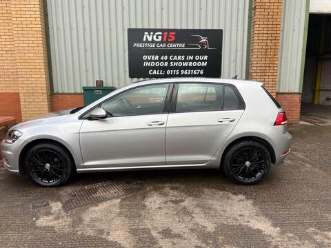 Volkswagen Golf view 2