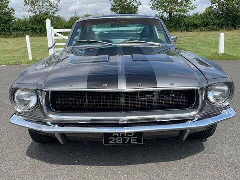 Ford Mustang view 5