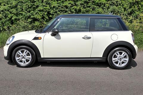 Mini Hatch view 5