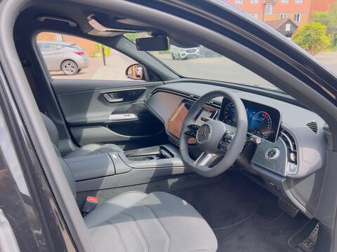 Mercedes-Benz E Class view 35