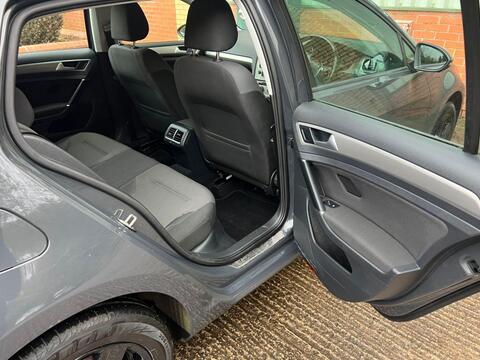 Volkswagen Golf view 9