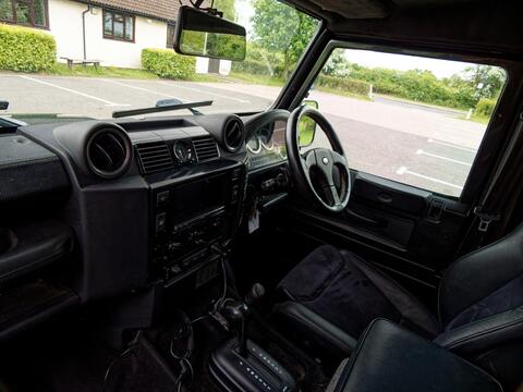 Land Rover Defender view 35