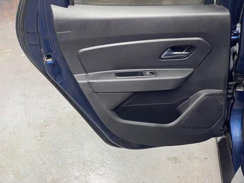 Dacia Duster view 36