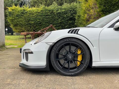 Porsche 911 view 78