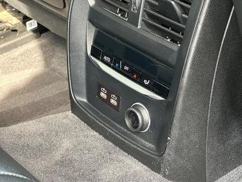 BMW 3 Series view 26