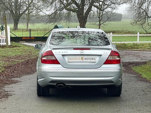 Mercedes-Benz CLK view 3