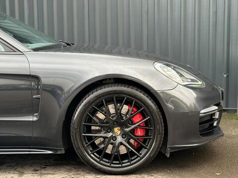 Porsche Panamera view 8