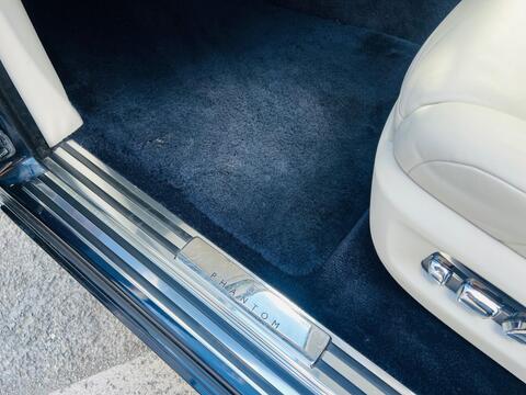 Rolls-Royce Phantom view 60