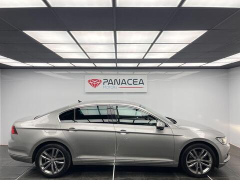 Volkswagen Passat view 3