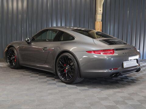 Porsche 911 view 24