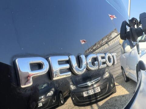 Peugeot 107 view 8