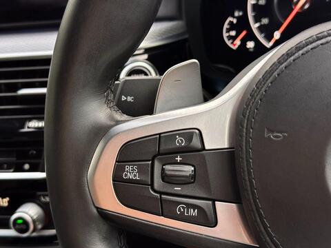 BMW 5 Series view 21