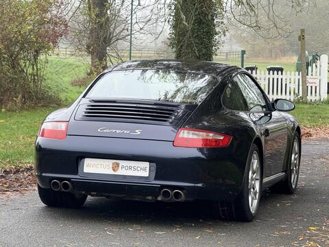 Porsche 911 view 15