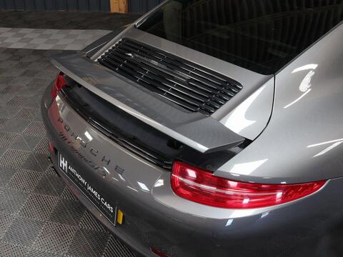 Porsche 911 view 38