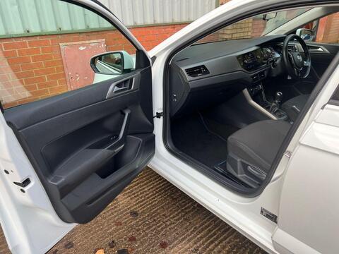 Volkswagen Polo view 14