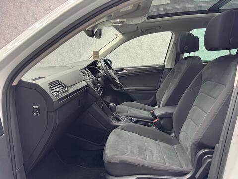 Volkswagen Tiguan view 3