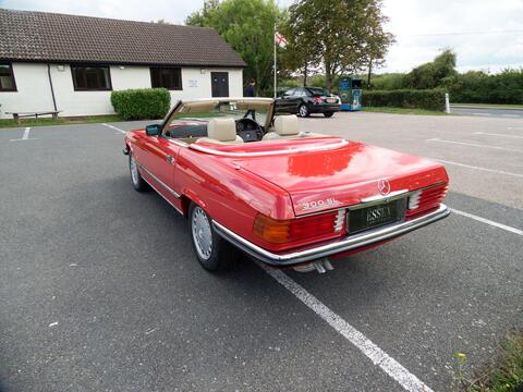 Mercedes-Benz SL view 21