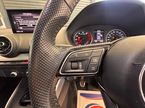 Audi Q2 view 23