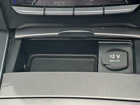 Mercedes-Benz E Class view 81